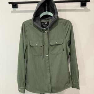 Alpha Forward (AFWD) (now Novel) Chambray Shacket. Size medium. Olive green